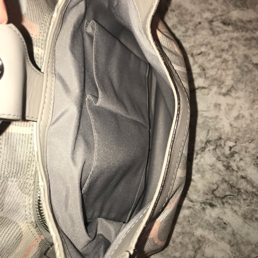 Unique Coach Purse - Picture 6 of 9